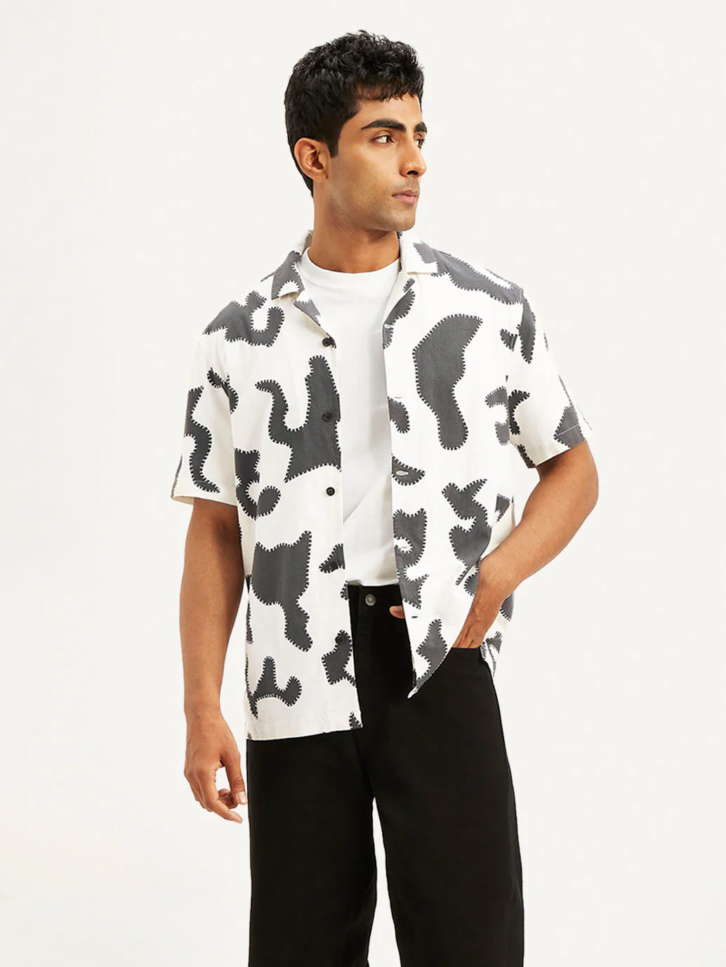 Men's Resort Collar Abstract Regular Fit Shirt - Image 2