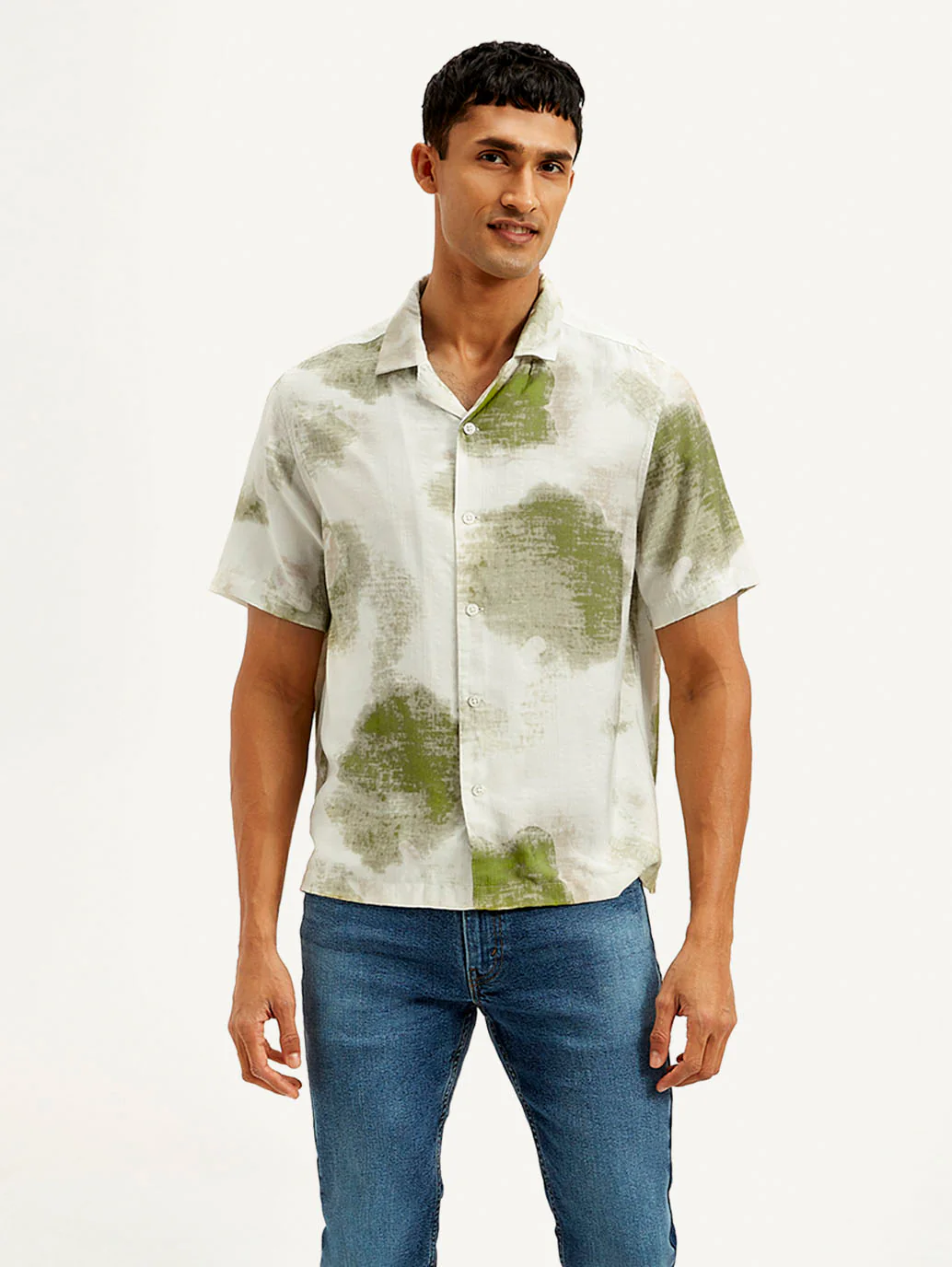 Men's Resort Collar Abstract Loose Fit Shirt - Image 2