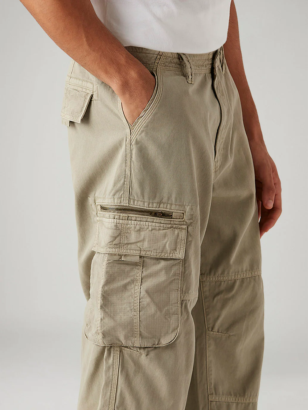 Men's Beige Baggy Fit Mid Rise Cargos - Image 4