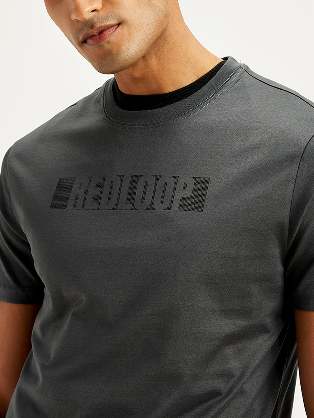 Men's Redloop Brand Logo Slim Fit T-Shirt - Image 4