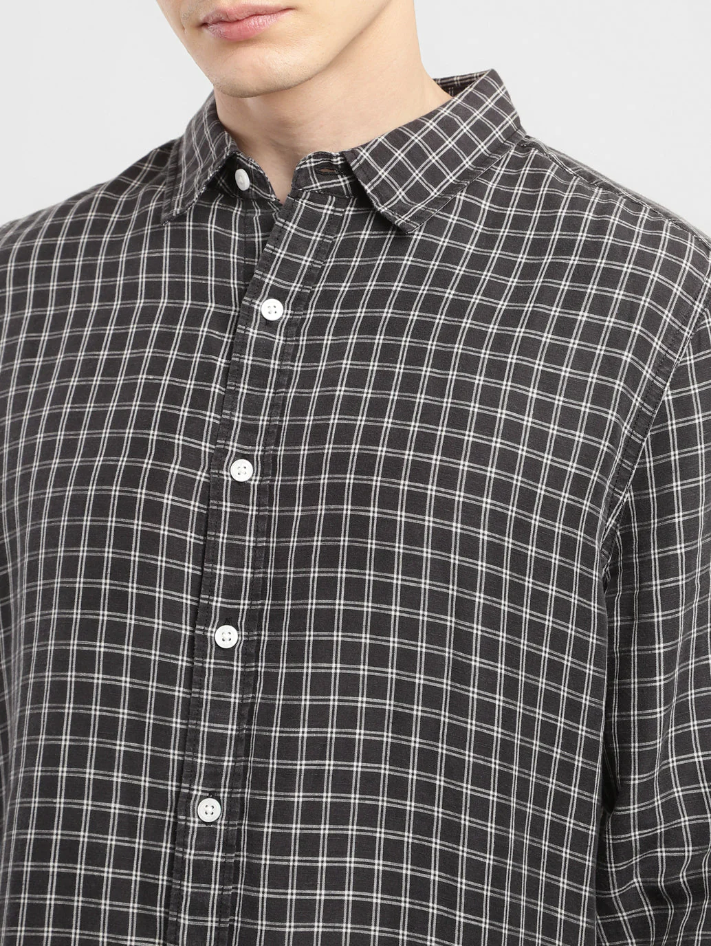 Men's Checkered Spread Collar Linen Shirt - Image 5