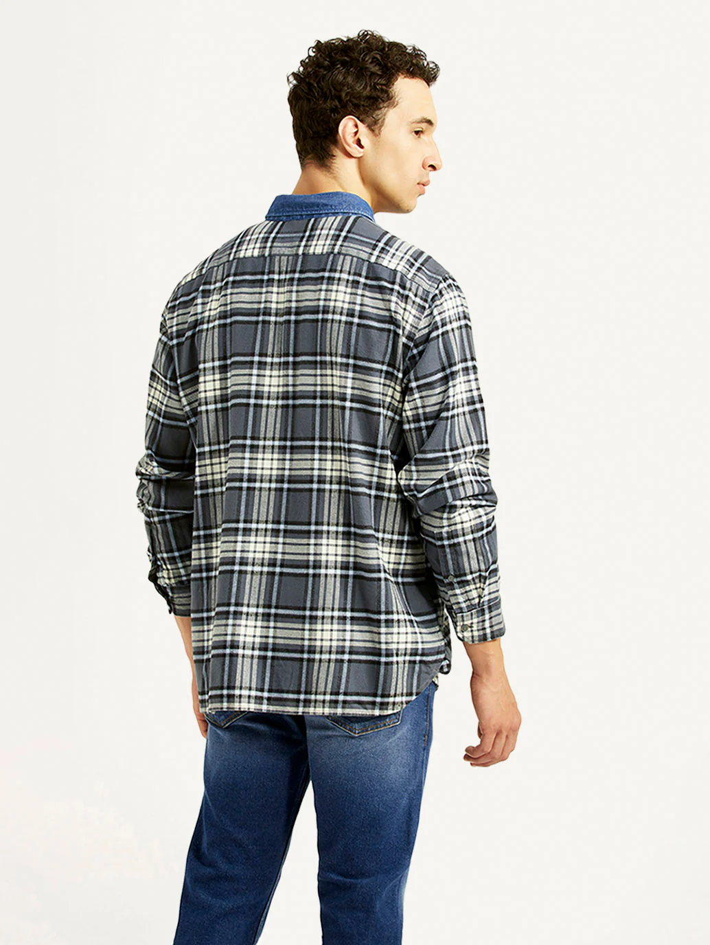 Men's Checkered Grey Relaxed Fit Flannel Shirt - Image 2
