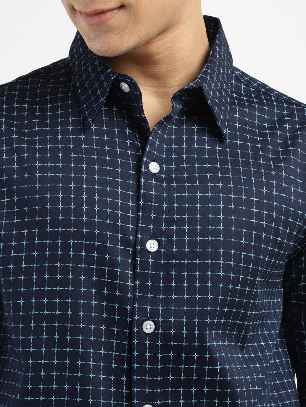 Men's Redloop Checkered Spread Collar Shirt - Image 5