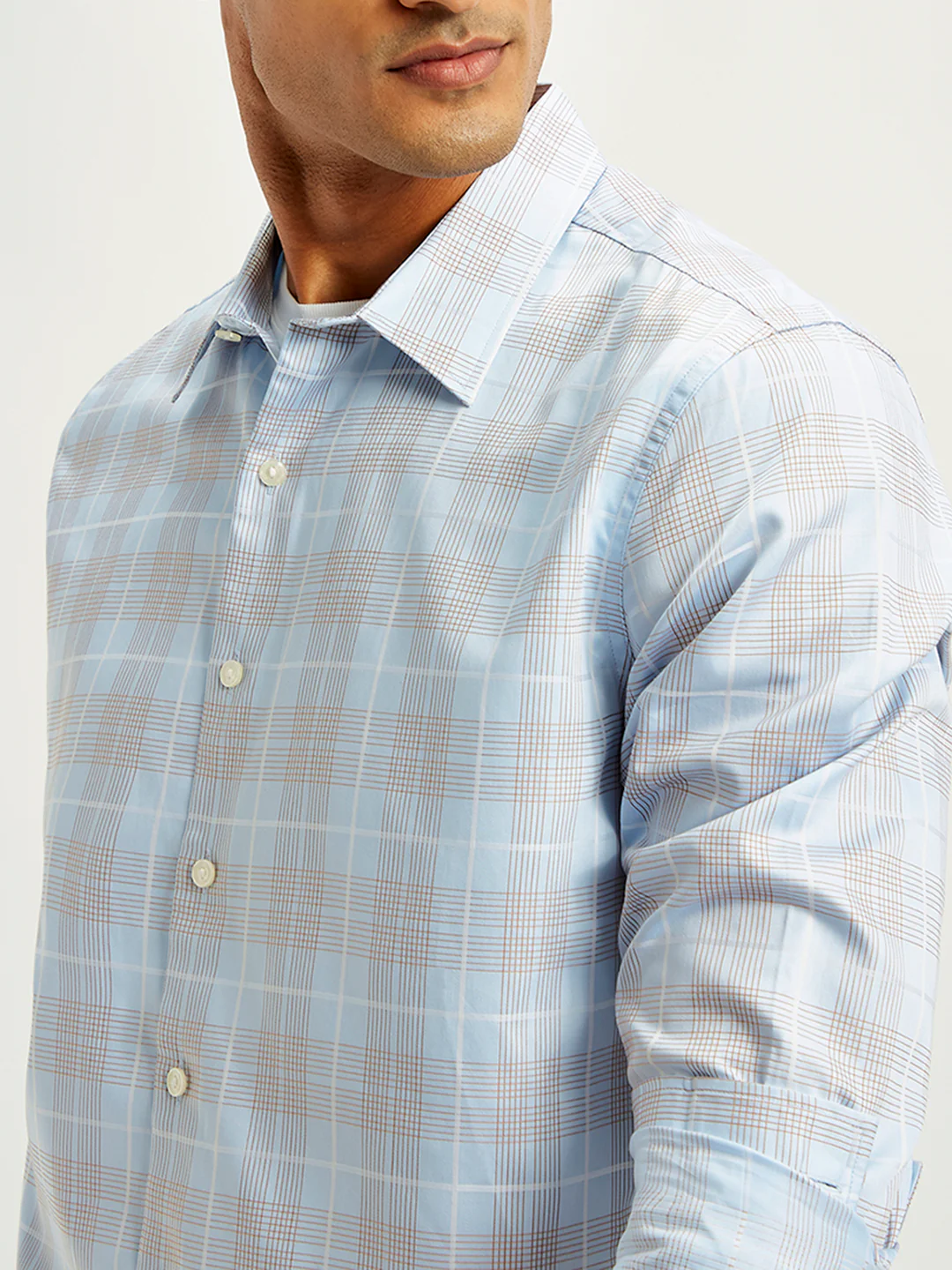 Men's Redloop Checkered Spread Collar Shirt - Image 4