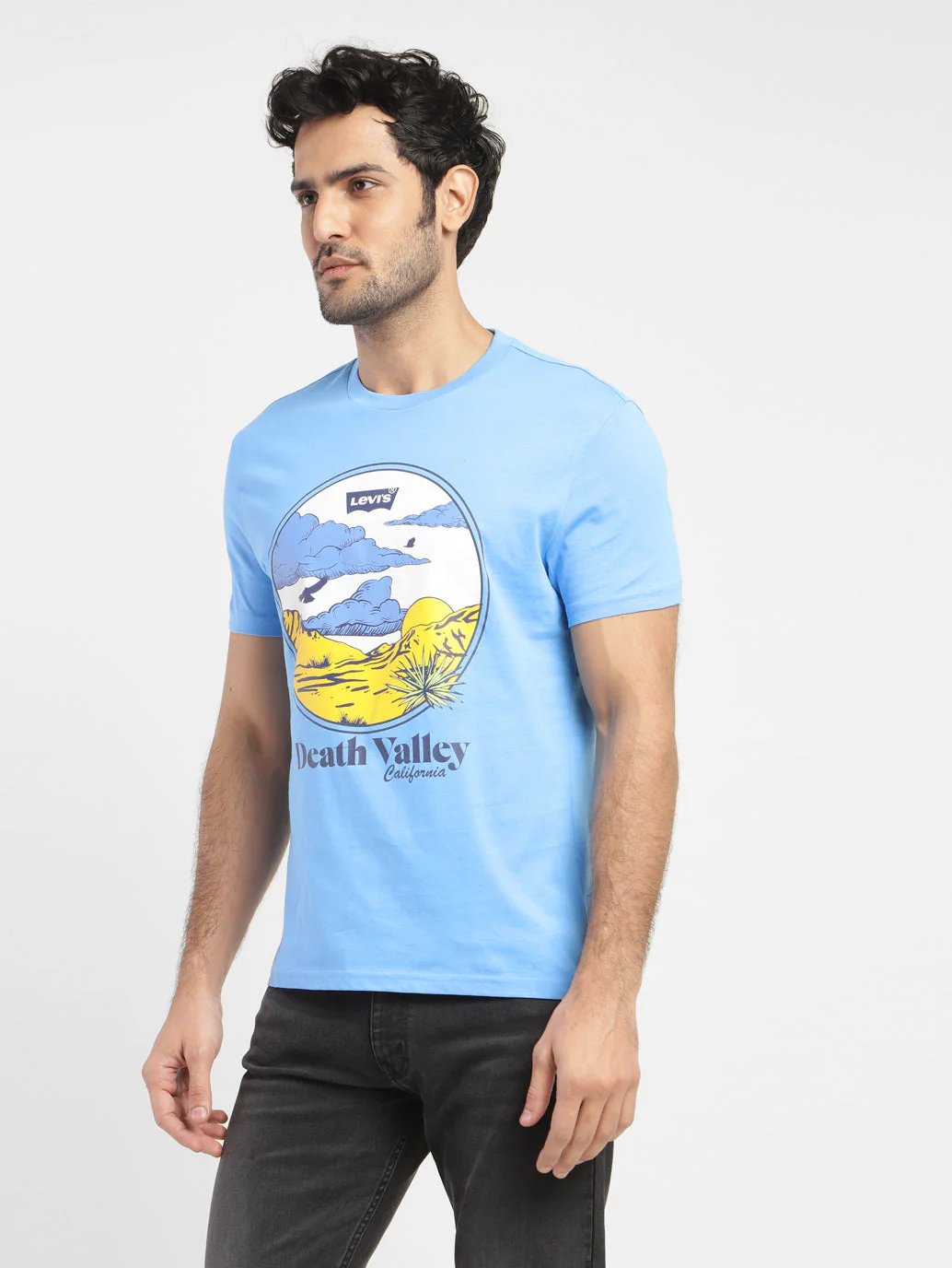 Men's Graphic Print Slim Fit T-shirt - Image 4