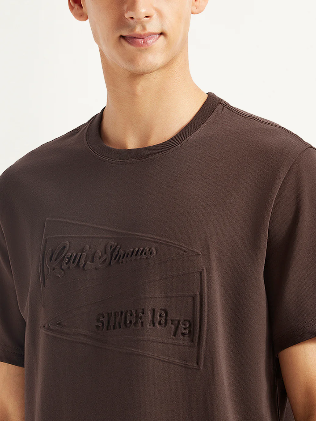 Men's Embossed Crew Neck T-shirt - Image 4