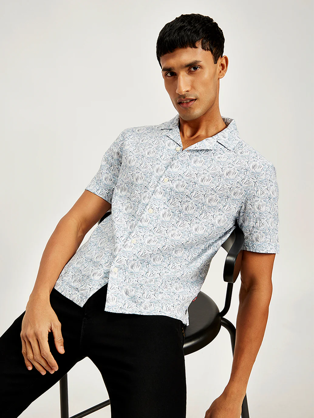 Men's Floral Print Regular Fit Camp Shirt - Image 2