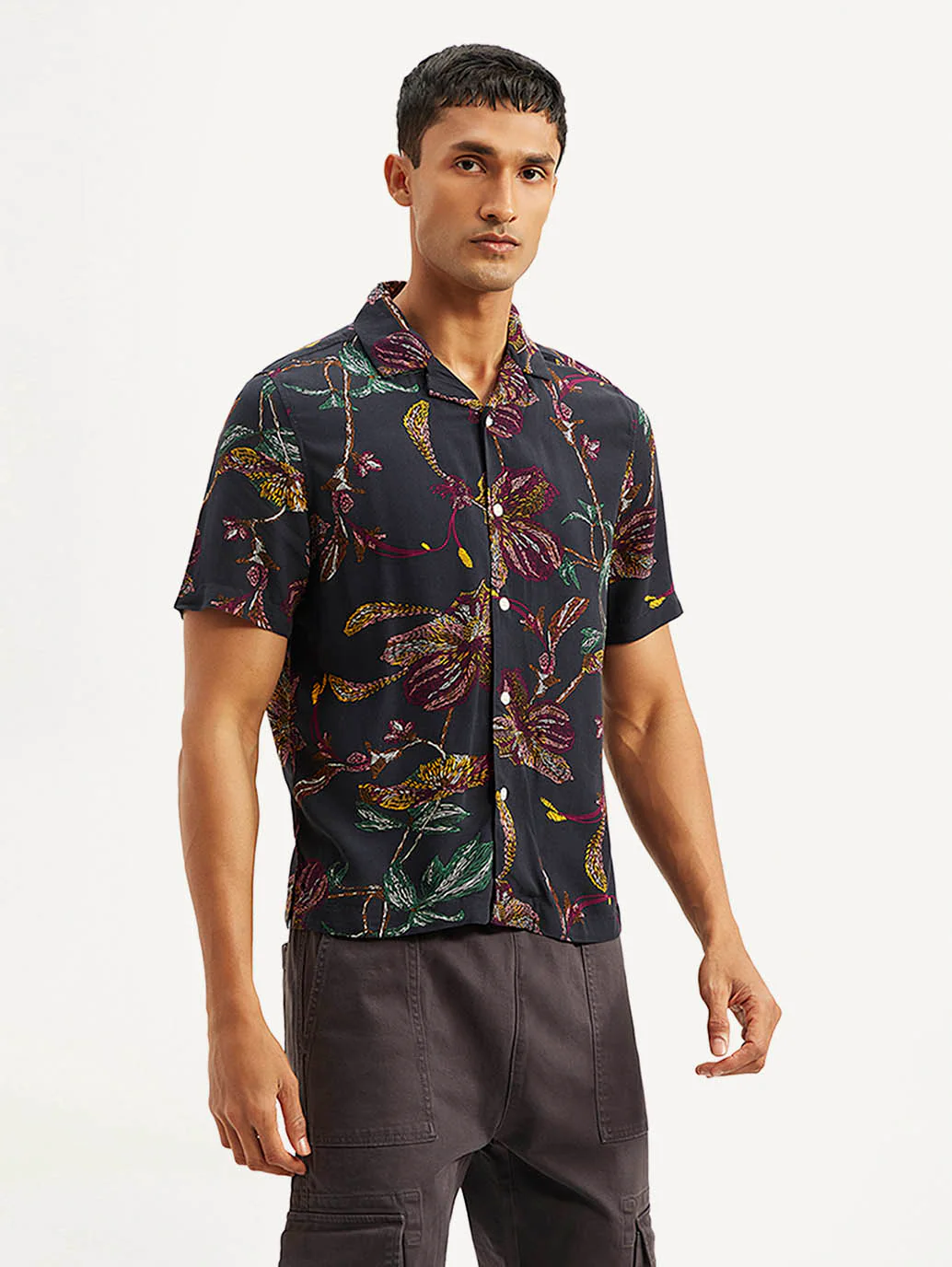 Men's Resort Collar Floral Loose Fit Camp Shirt - Image 4