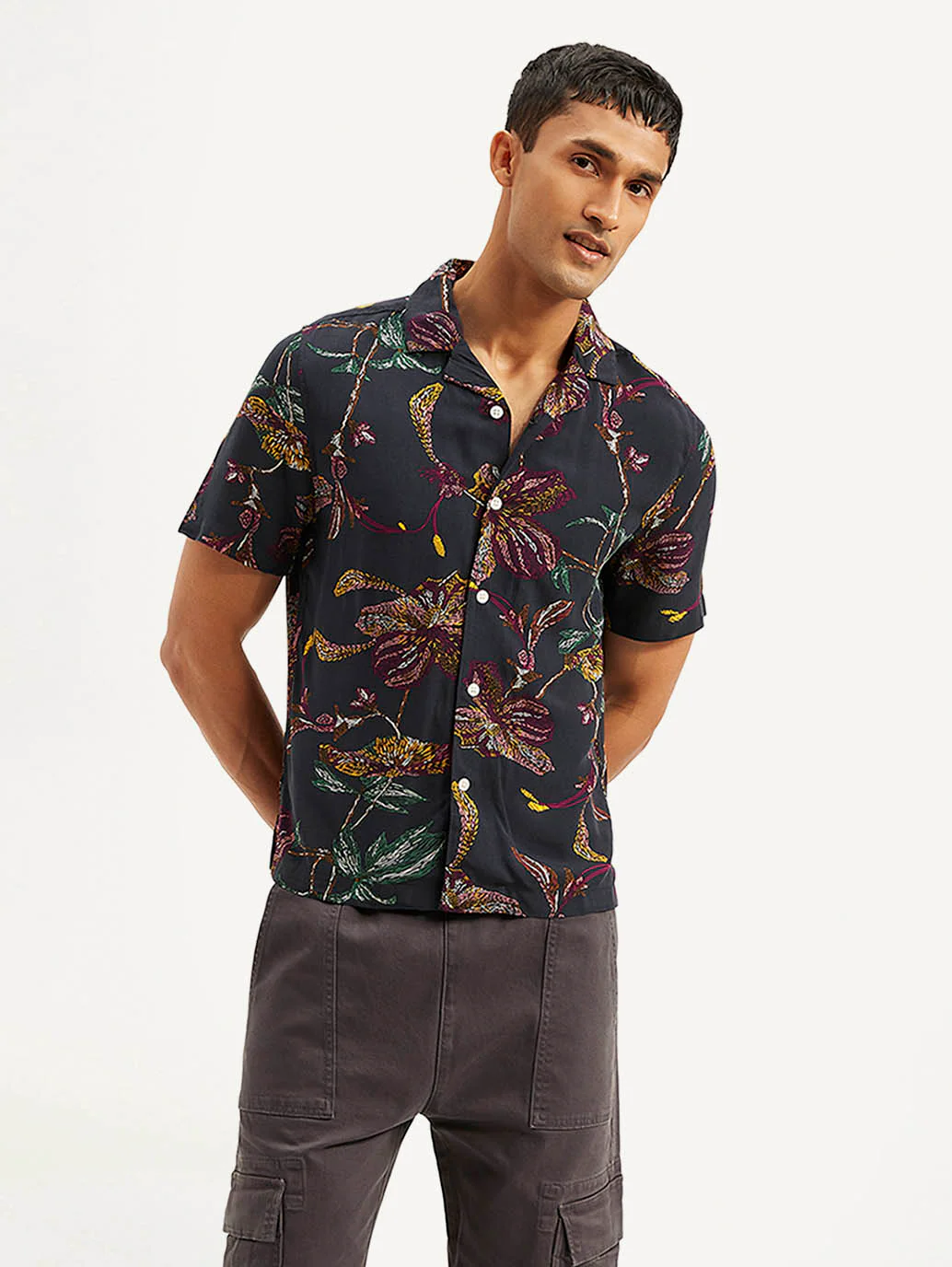 Men's Resort Collar Floral Loose Fit Camp Shirt - Image 5