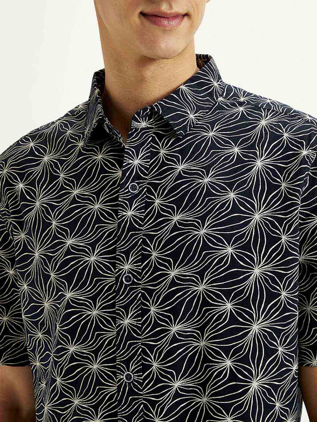 Men's Floral Loose Fit Shirt - Image 4