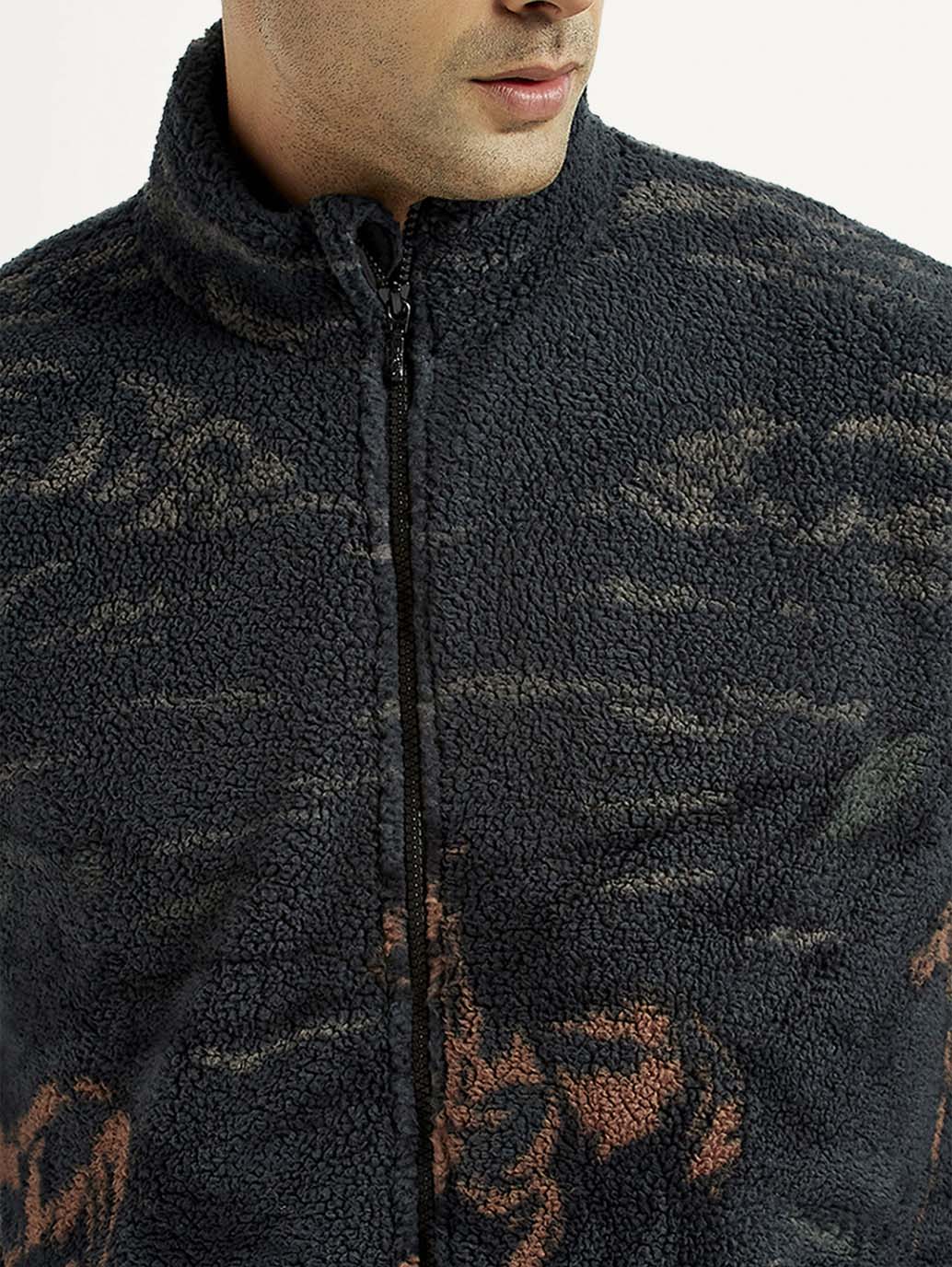 Men's Graphic Loose Fit Sherpa Sweatshirt - Image 4