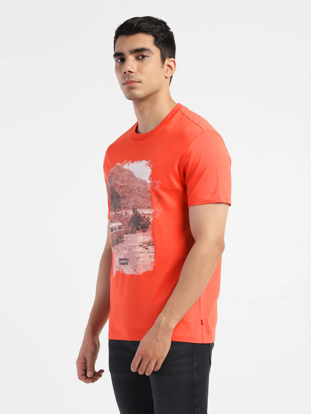Men's Graphic Print Slim Fit T-shirt - Image 4