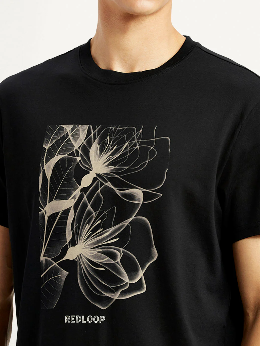 Men's Graphic Print Black Slim Fit T-shirt - Image 4