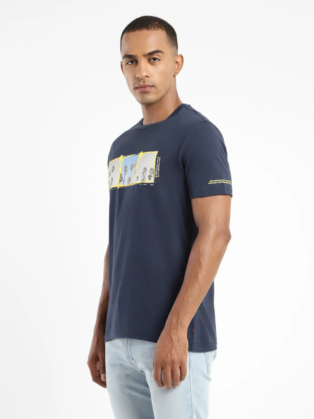Men's Graphic Print Slim Fit T-shirt - Image 4