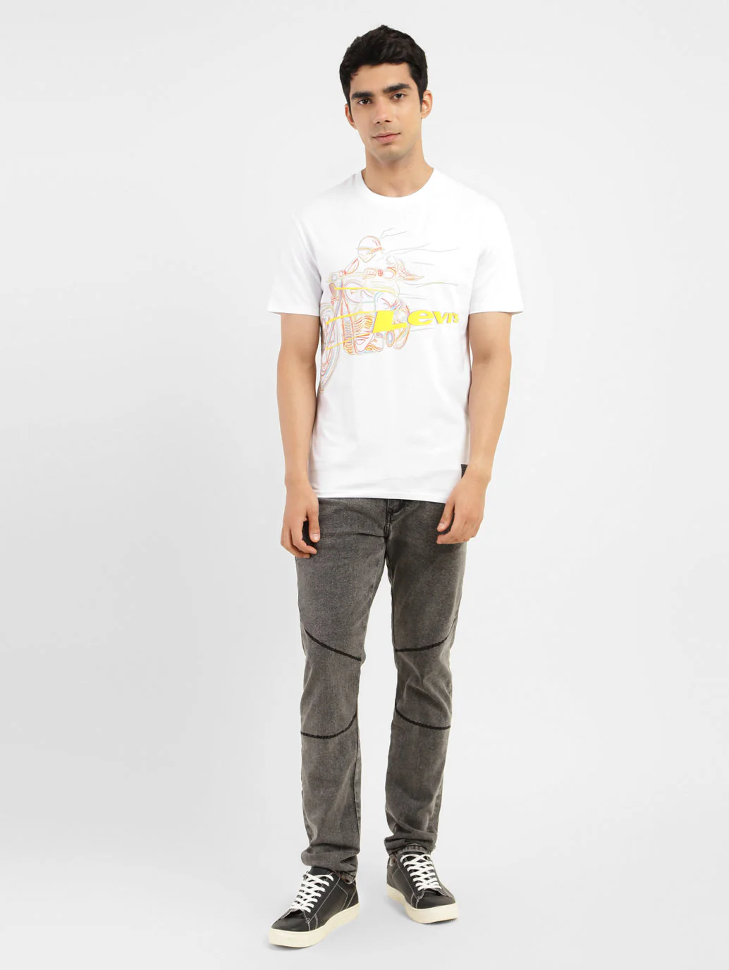 Men's Graphic Print Slim Fit T-shirt - Image 6