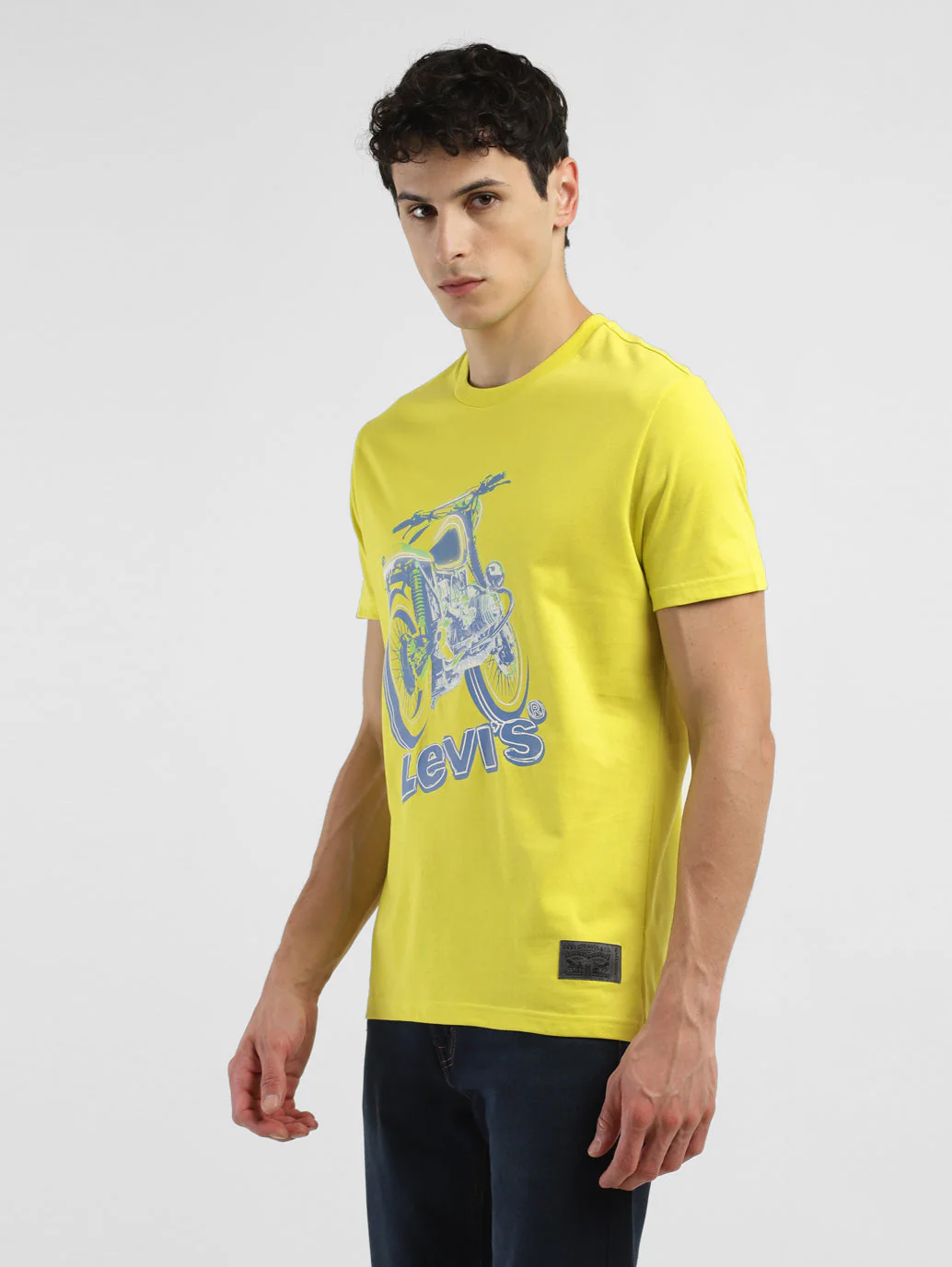 Men's Graphic Print Slim Fit T-shirt - Image 4