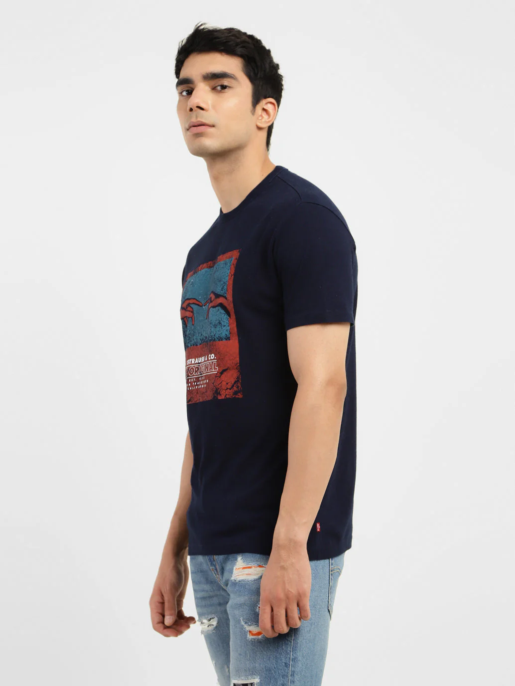 Men's Graphic Print Slim Fit T-shirt - Image 4