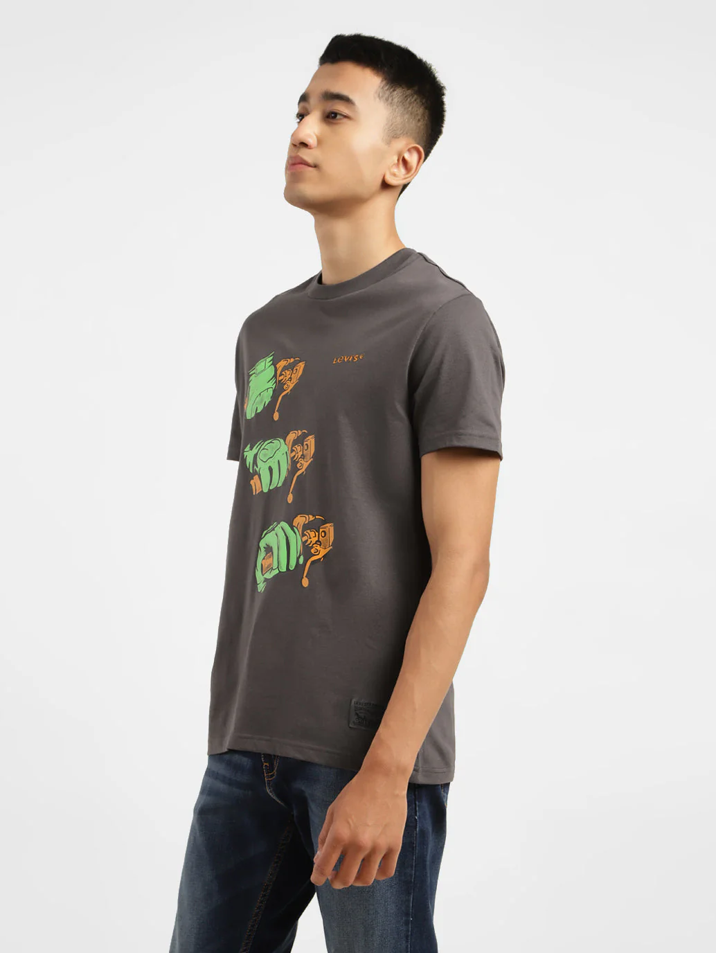 Men's Graphic Print Slim Fit T-shirt - Image 4