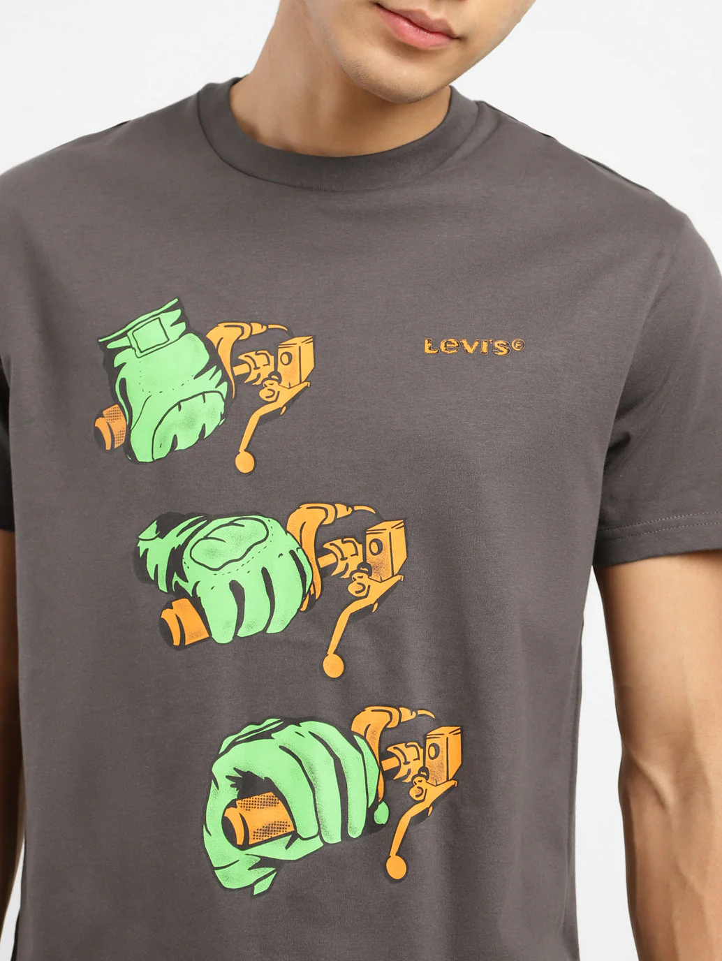 Men's Graphic Print Slim Fit T-shirt - Image 6