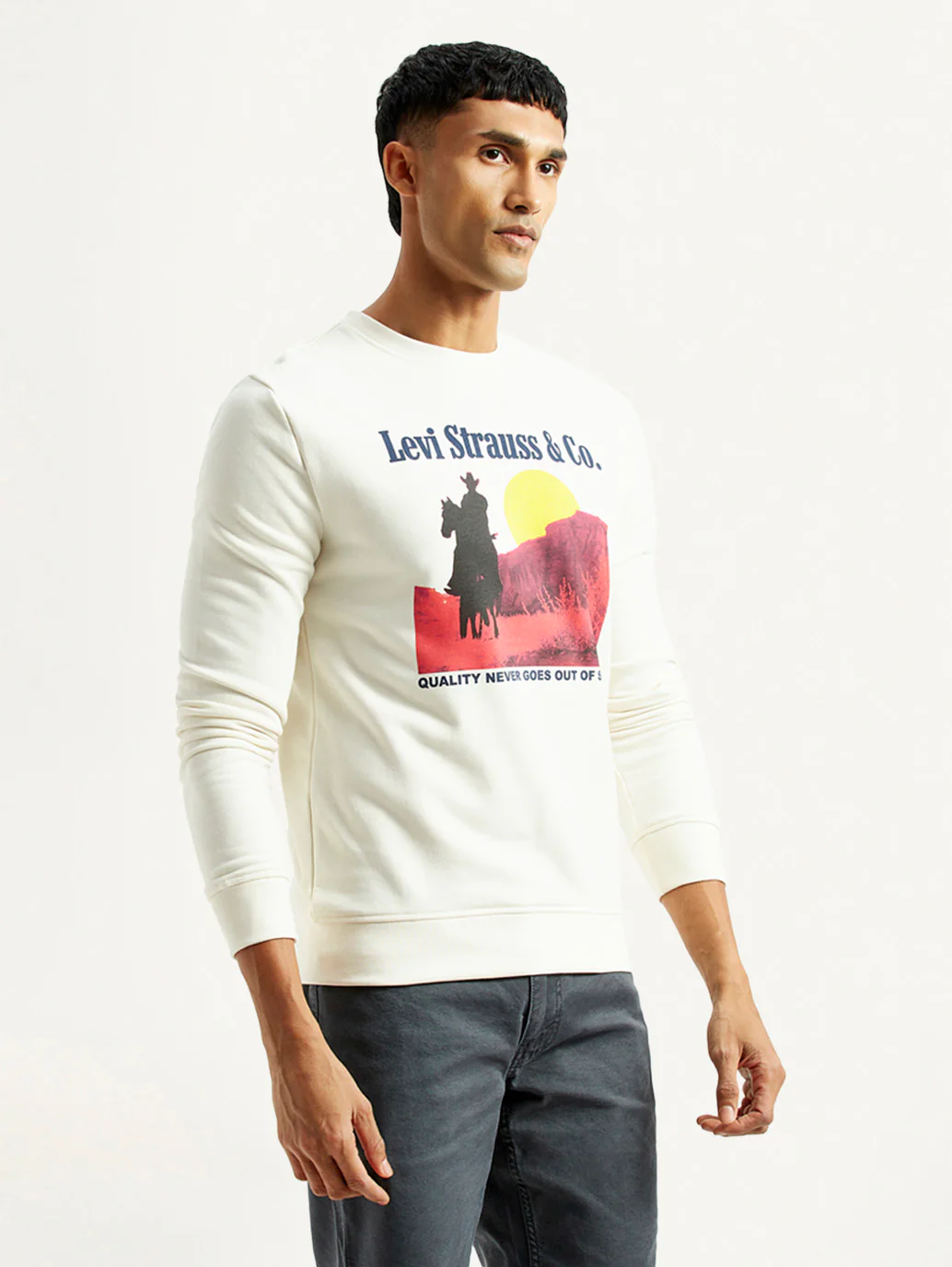 Men's Graphic Print Off White Slim Fit Sweatshirt - Image 5