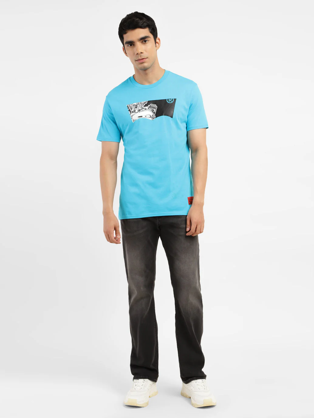 Men's Graphic Print Slim Fit T-shirt - Image 6
