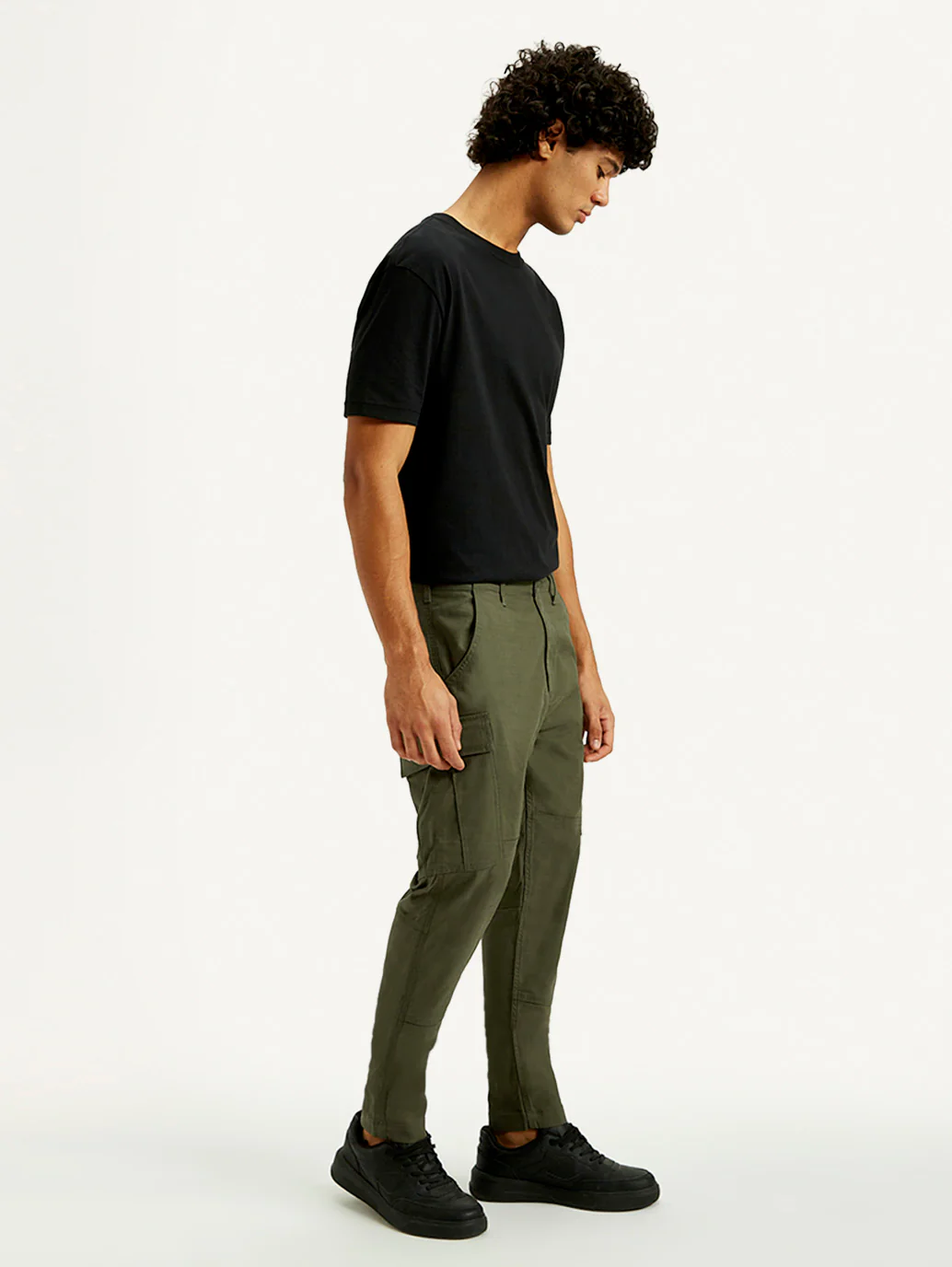 Men's Green Slim Fit Mid Rise Cargo Trousers - Image 6