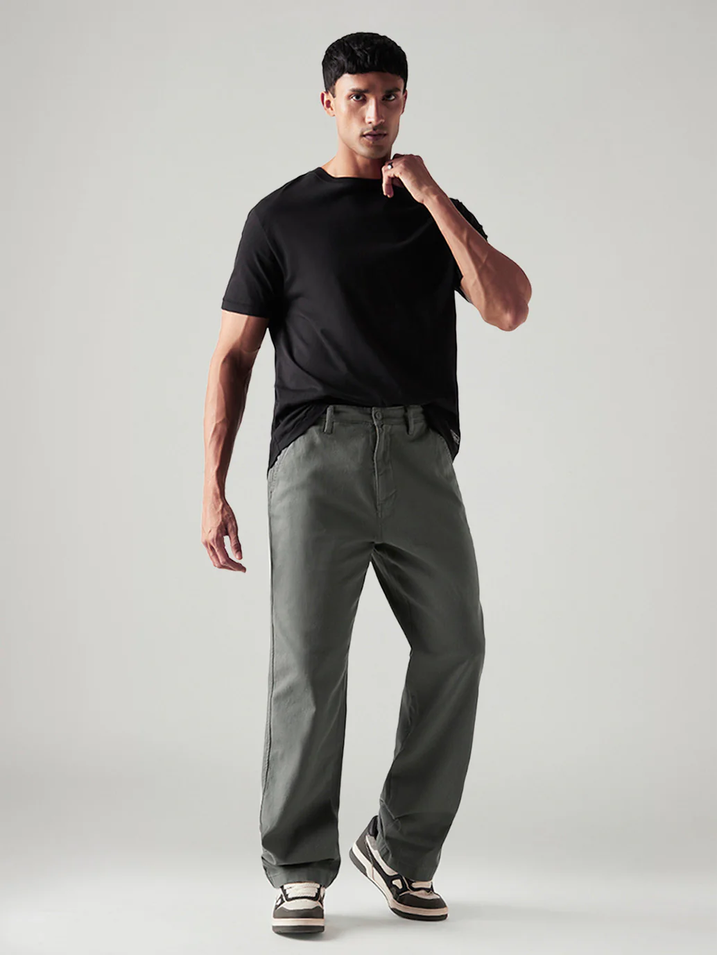 Men's Grey Loose Fit Mid Rise Chinos