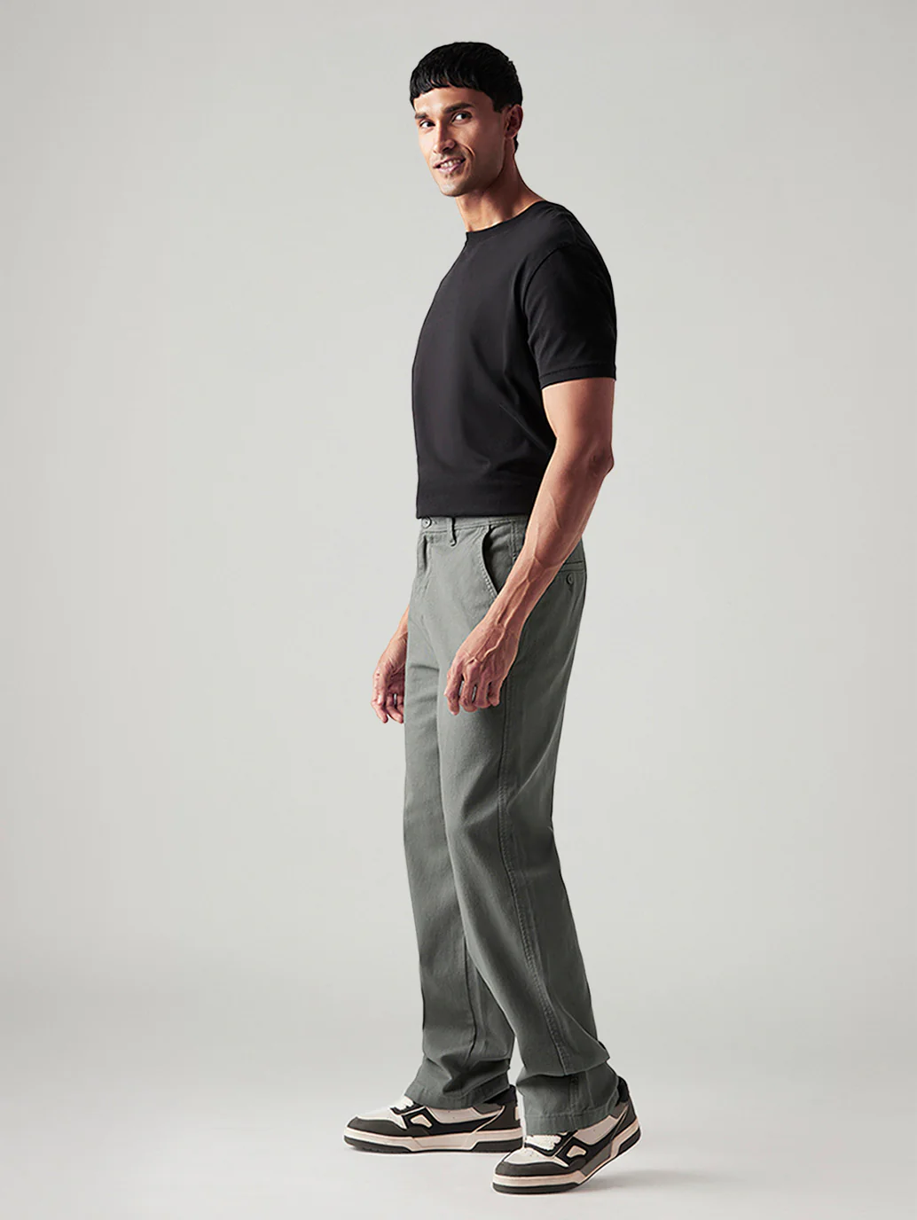 Men's Grey Loose Fit Mid Rise Chinos - Image 6