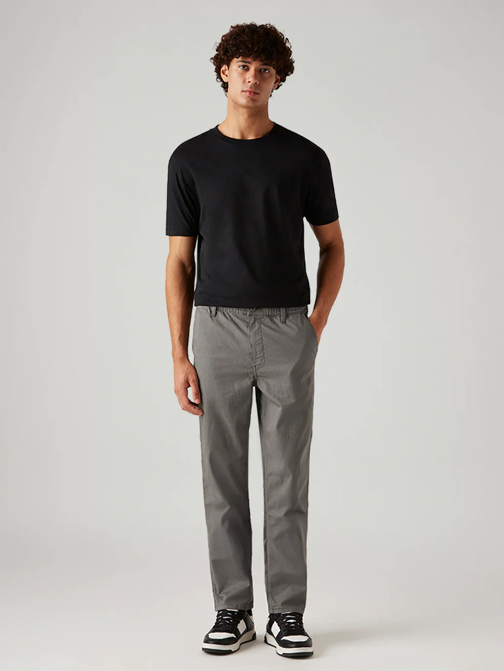Men's Grey Relaxed Fit Mid Rise Tech Pant