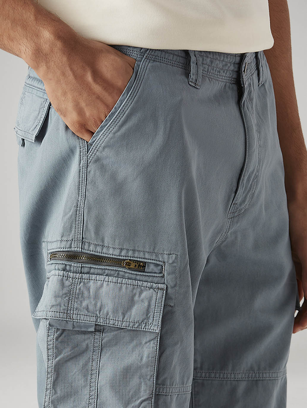 Men's Blue Baggy Fit Mid Rise Cargos - Image 6