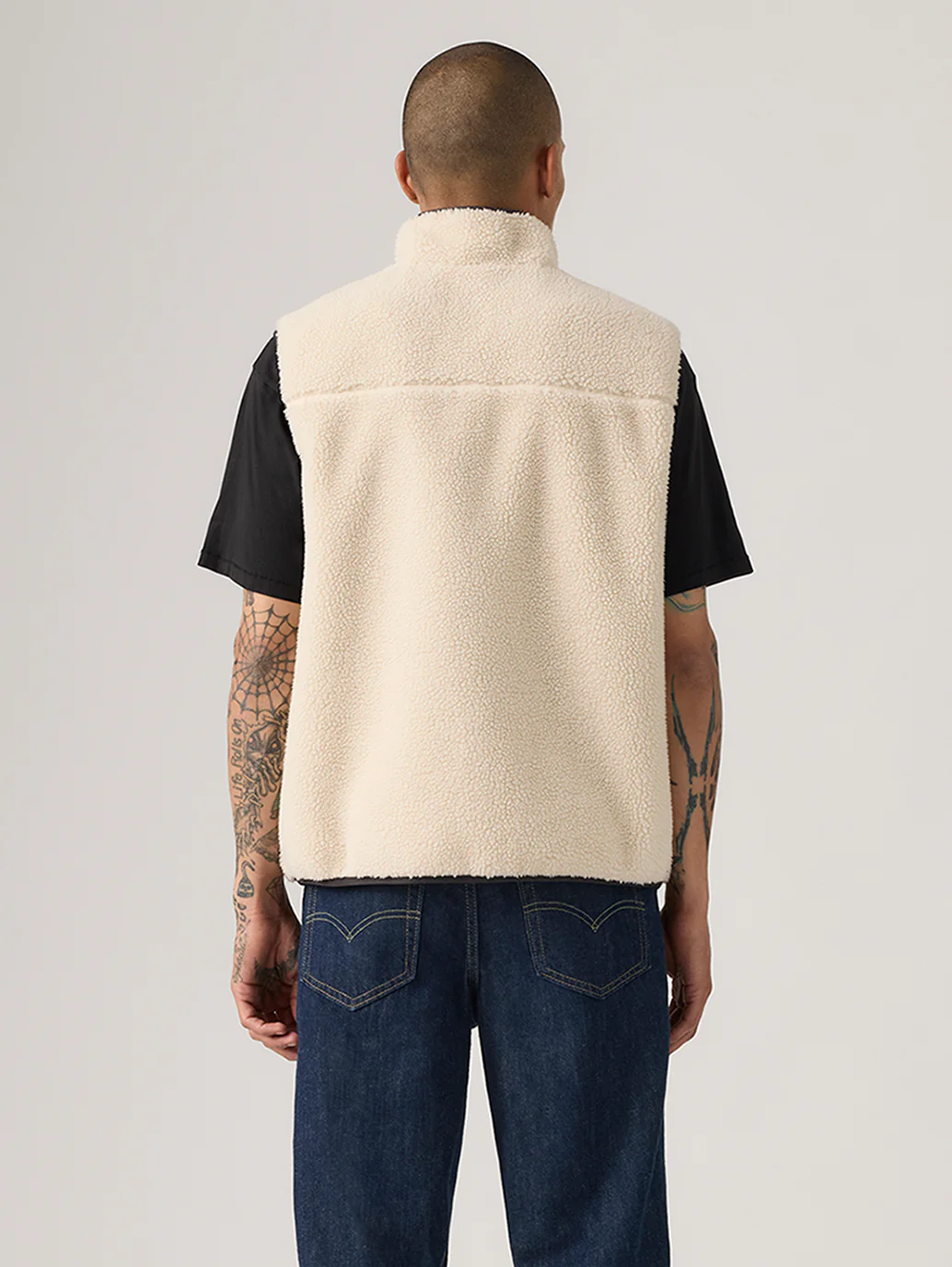 Men's Joonie Sherpa Vest - Image 2