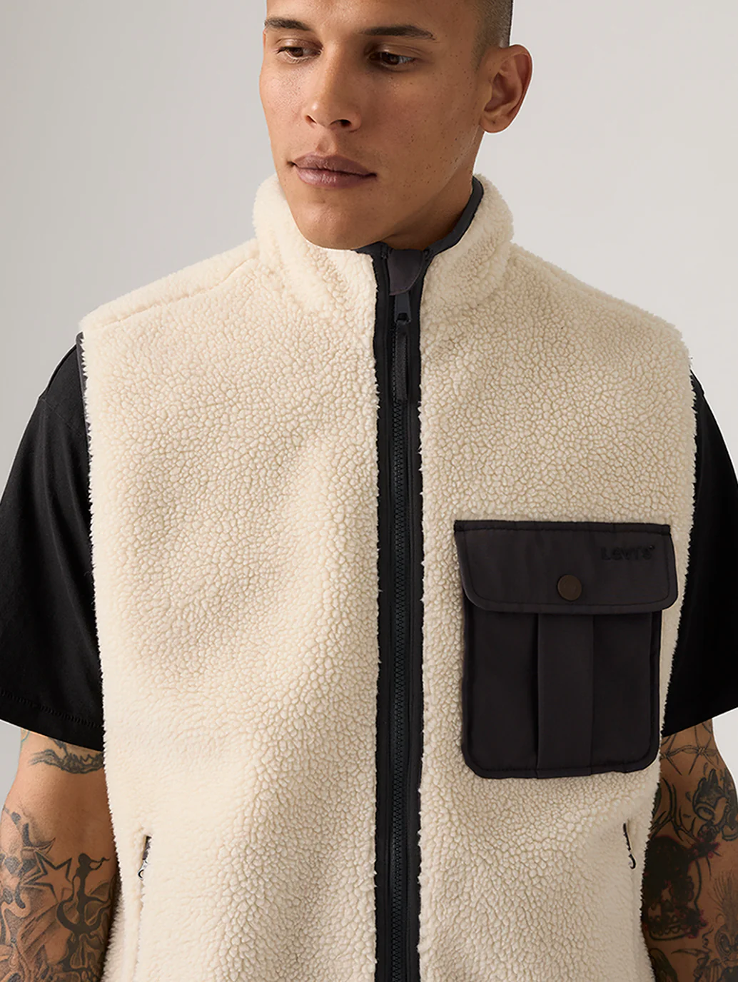 Men's Joonie Sherpa Vest - Image 3