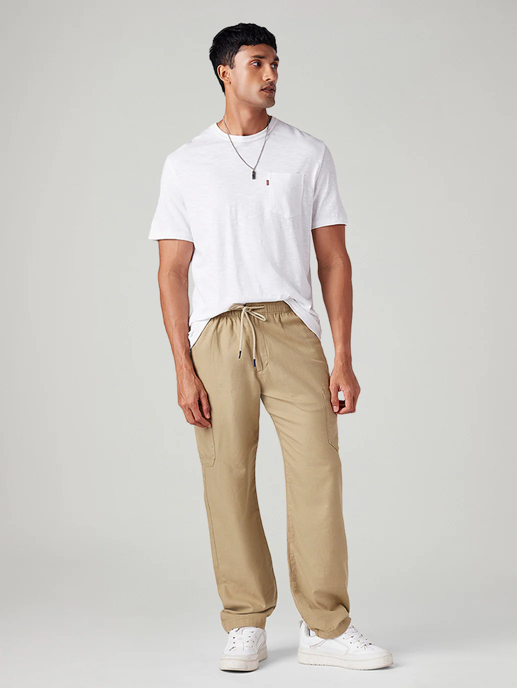 Men's Khaki Relaxed Tapered Fit Mid Rise Linen Cargos - Image 2