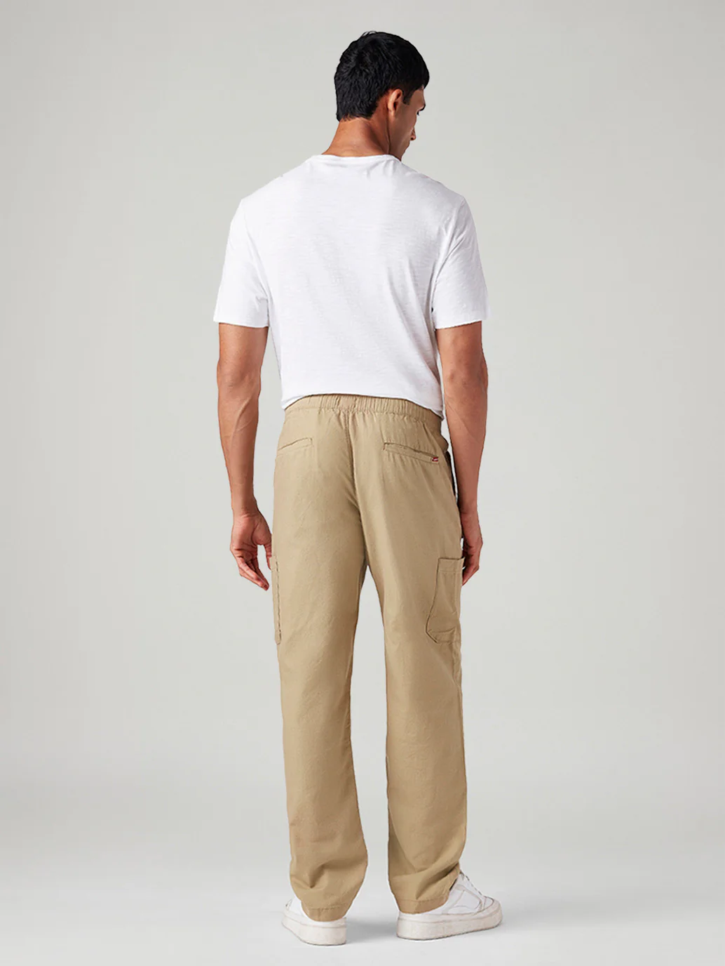 Men's Khaki Relaxed Tapered Fit Mid Rise Linen Cargos - Image 4