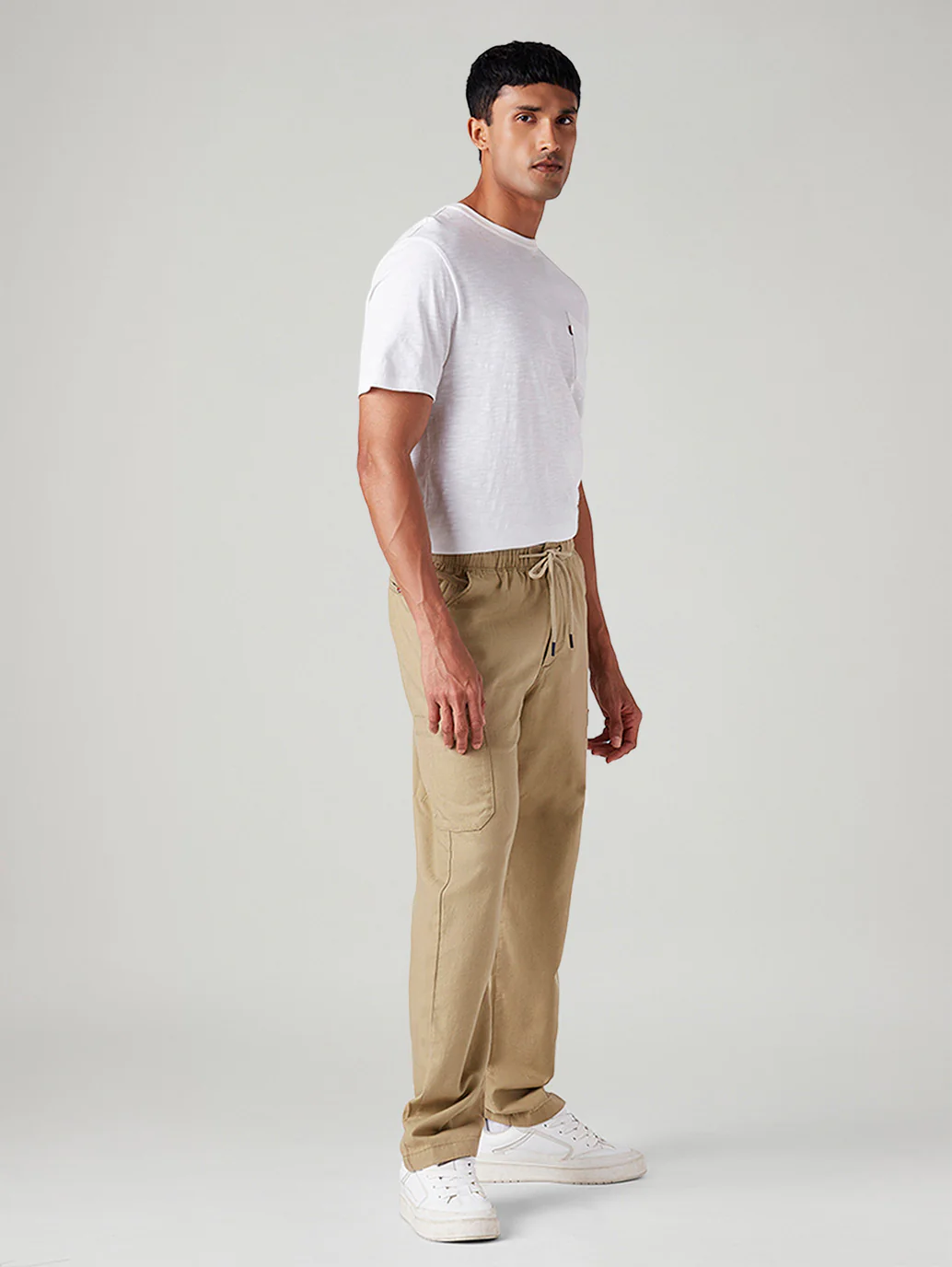 Men's Khaki Relaxed Tapered Fit Mid Rise Linen Cargos - Image 6
