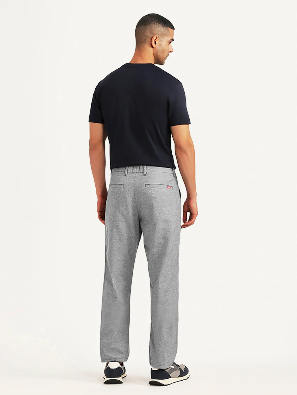 Men's Light Grey Relaxed Fit Linen Chinos - Image 4