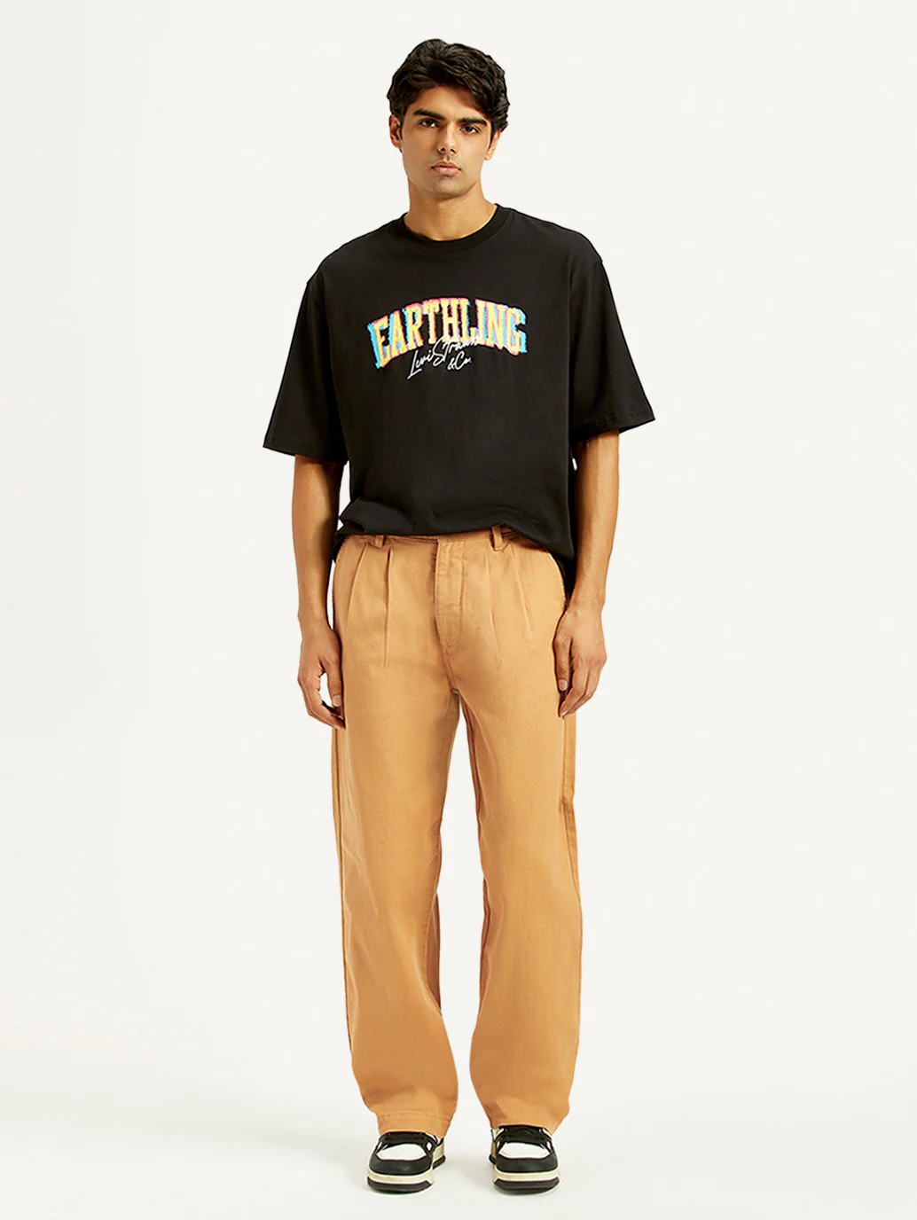Men's Loose Fit Mid Rise Chinos