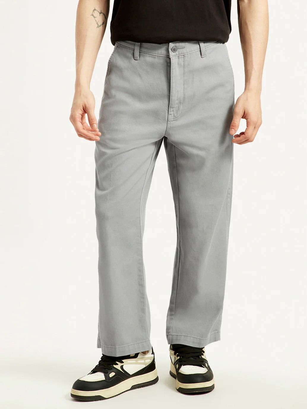 Men's Grey Loose Fit Mid Rise Chinos - Image 4