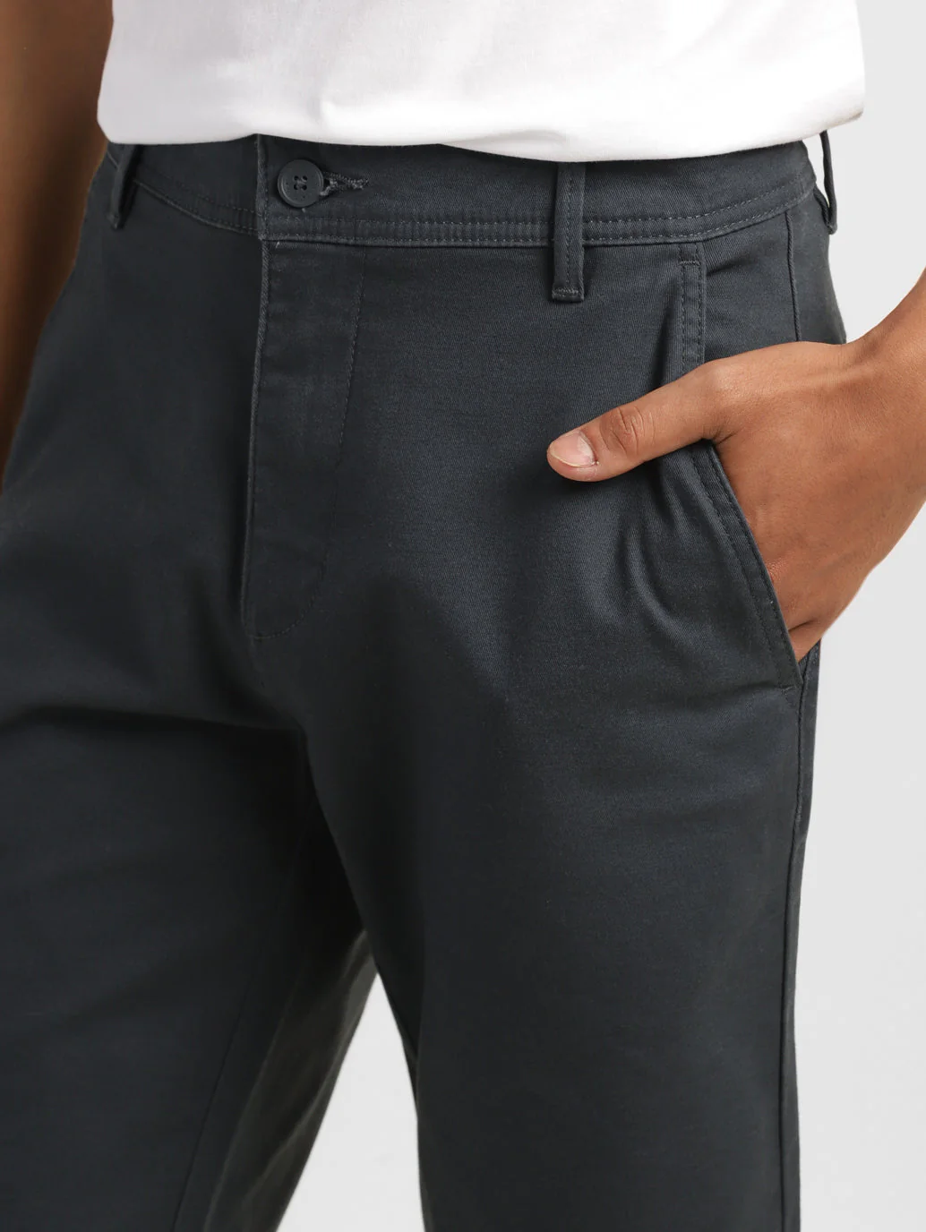 Men's Grey Tapered Fit Shorts - Image 5