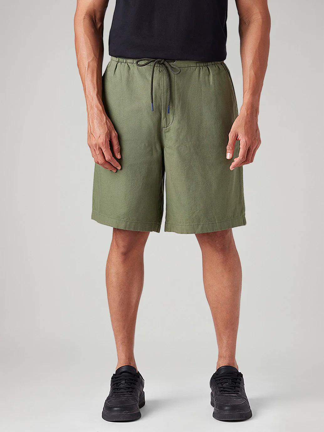 Men's Olive Baggy Fit Mid Rise Linen Shorts - Image 2