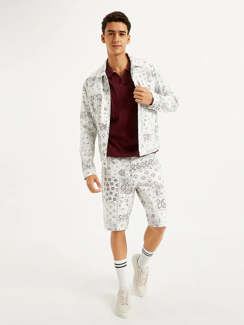 Men's Printed White Spread Collar Trucker Jacket - Image 2