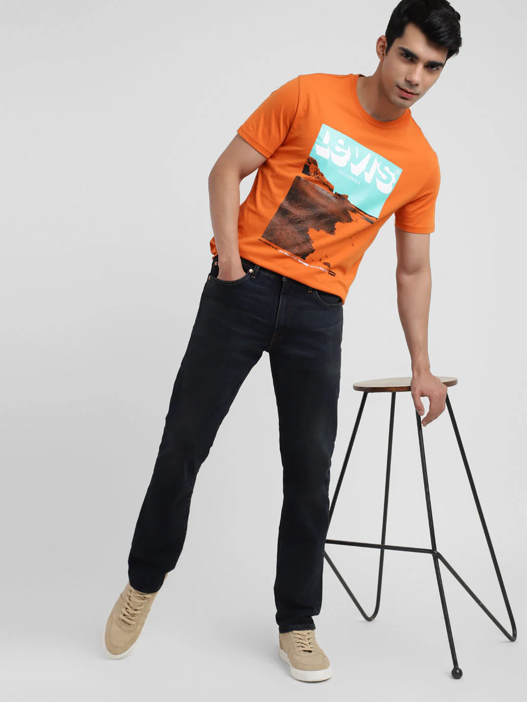 Men's Graphic Print Slim Fit T-shirt - Image 2
