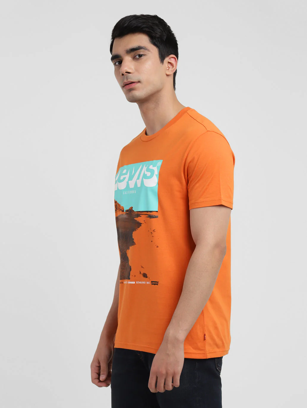 Men's Graphic Print Slim Fit T-shirt - Image 4