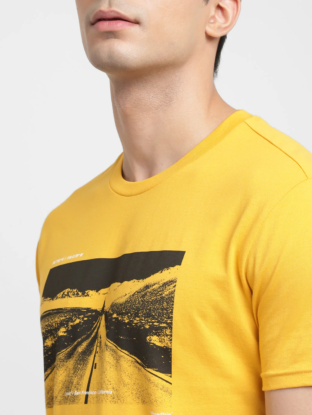 Men's Graphic Print Slim Fit T-shirt - Image 5