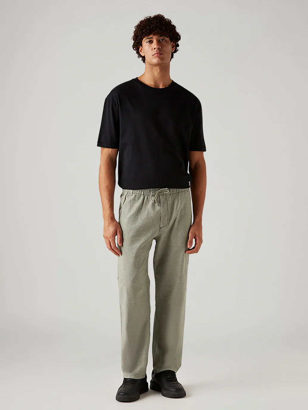 Men's Green Loose Straight Fit Mid Rise Linen Chinos - Image 4
