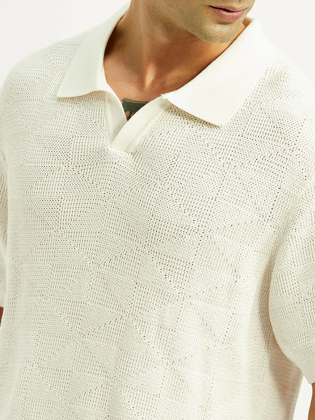 Men's Self Design Off White Loose Fit Polo T-Shirt - Image 4