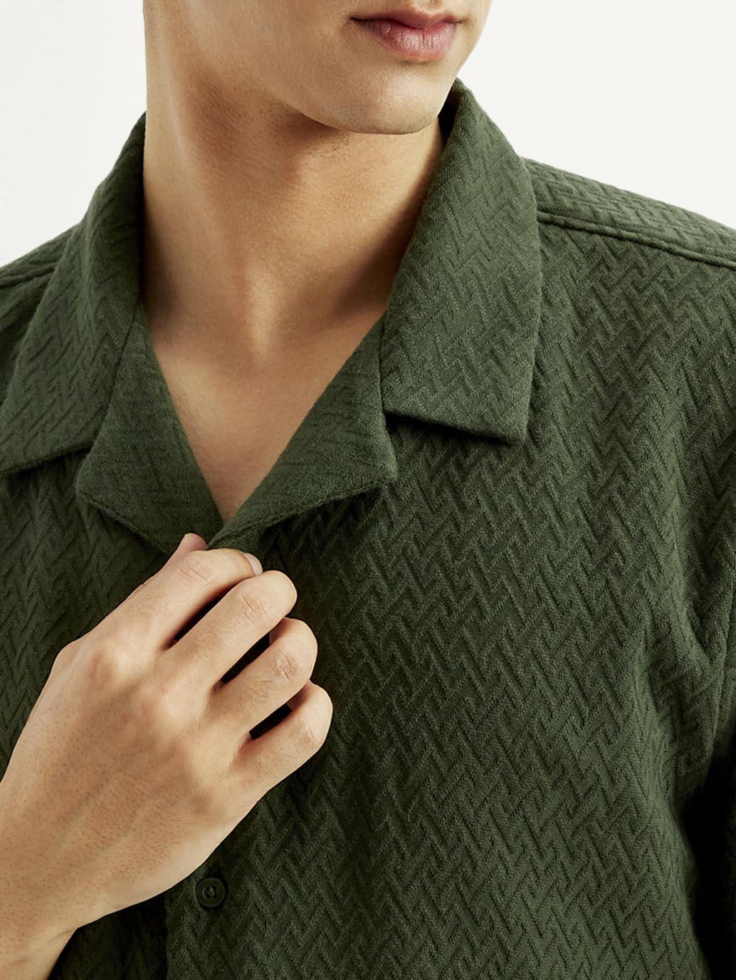 Men's Textured Slim Fit Resort Collar Shirt - Image 5