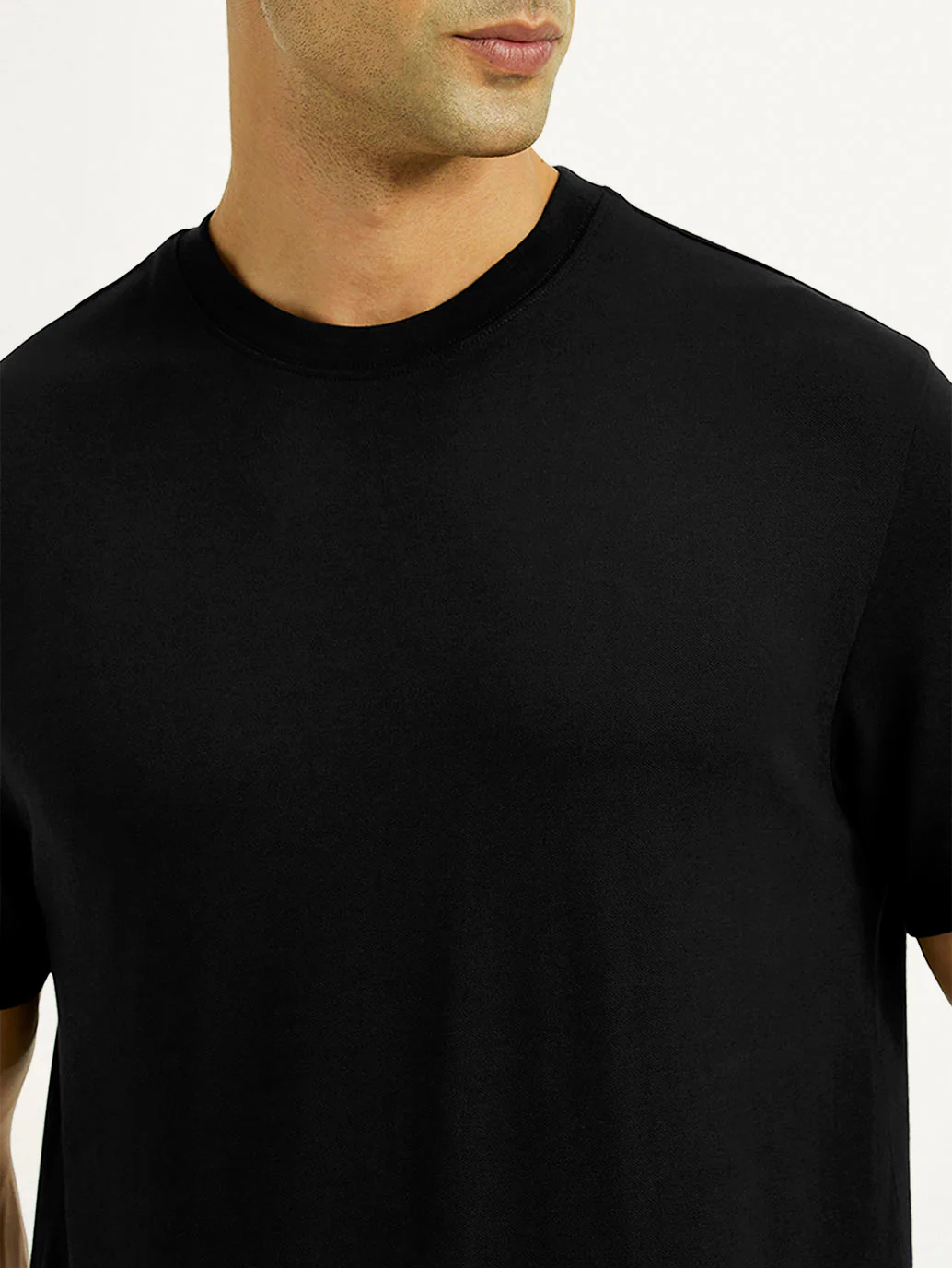 Men's Solid Black Slim Fit T-shirt - Image 4