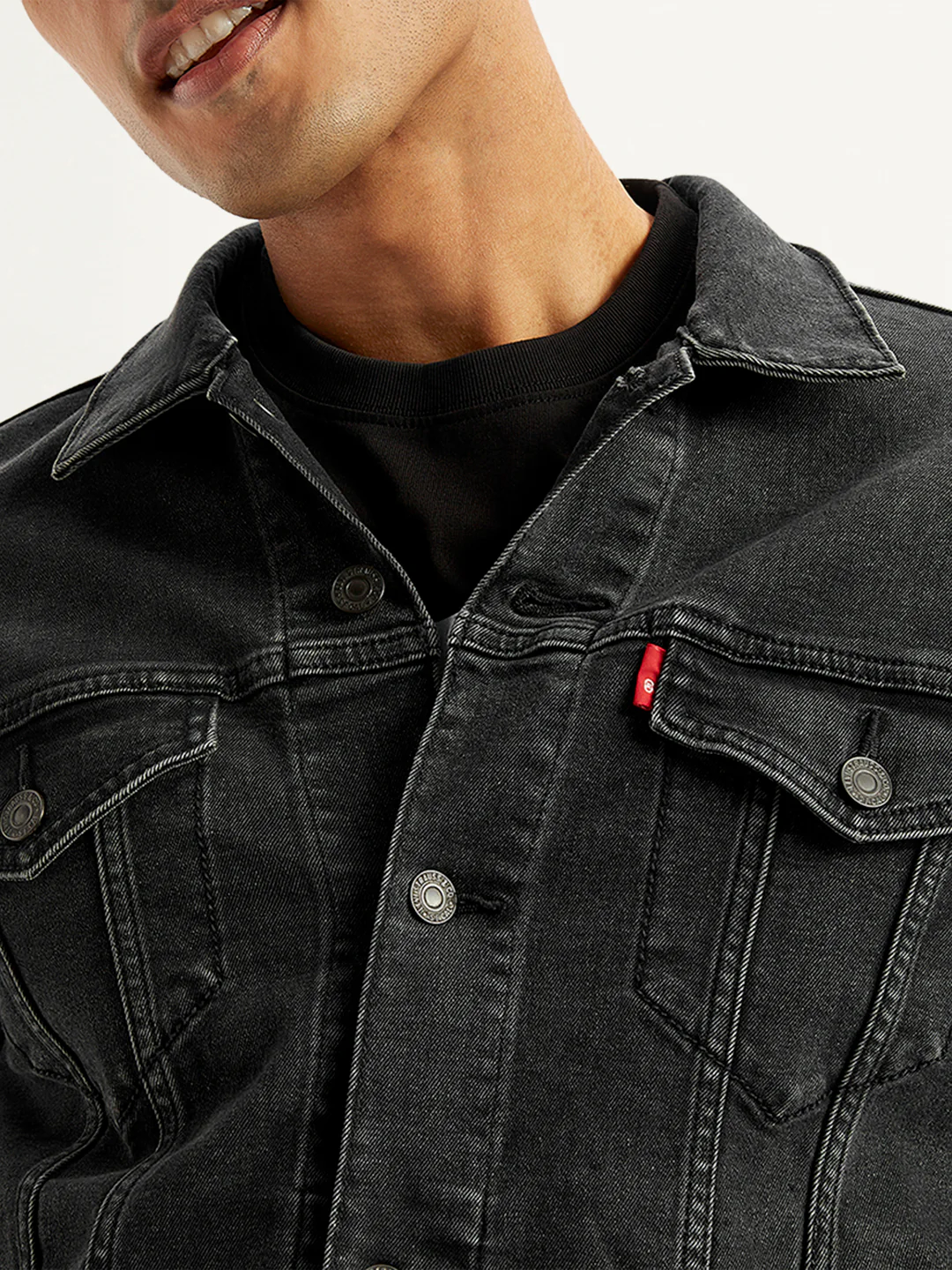 Men's Solid Black Spread Collar Denim Trucker Jacket - Image 5