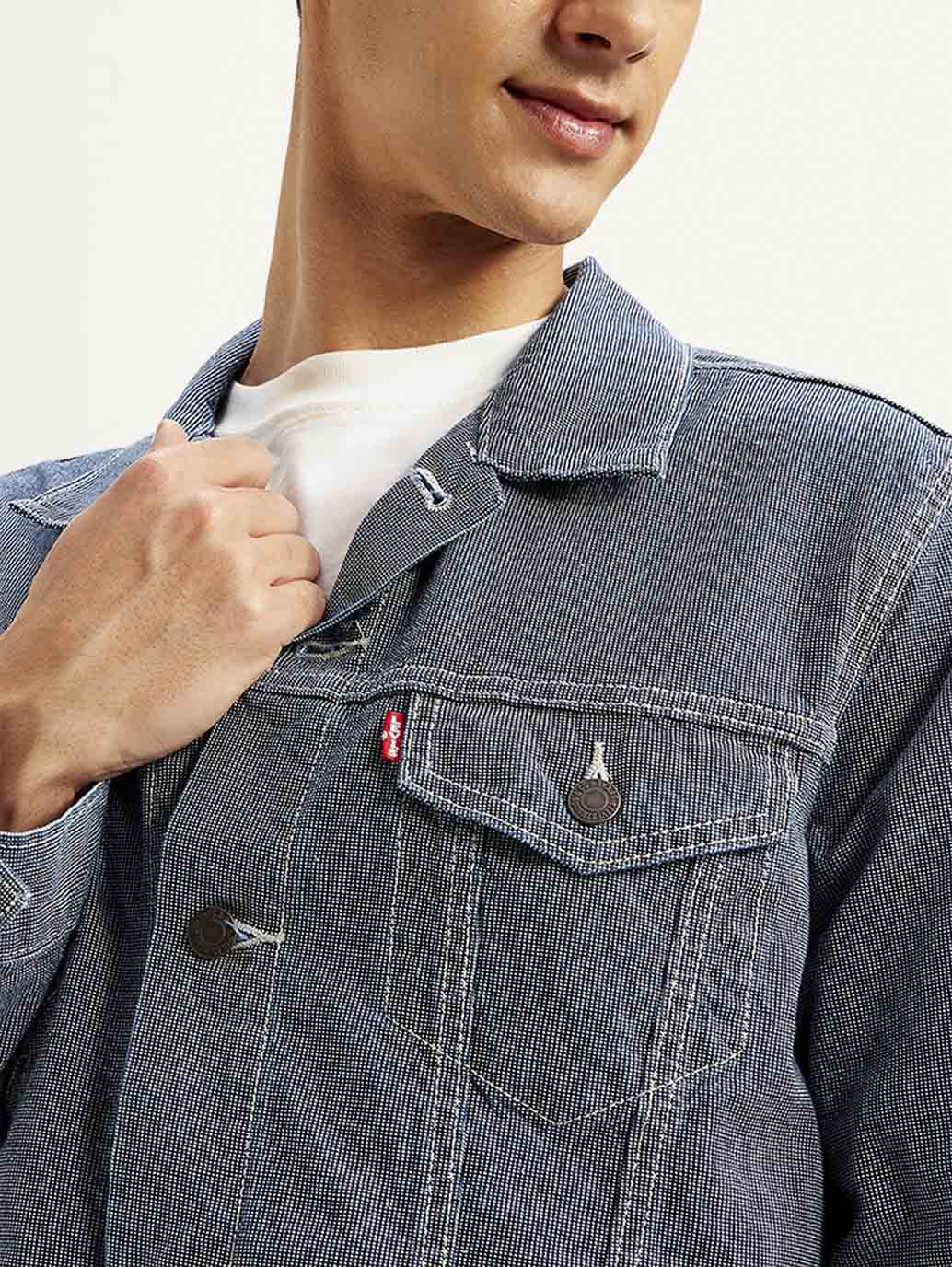 Men's Solid Blue Spread Collar Denim Jacket - Image 4